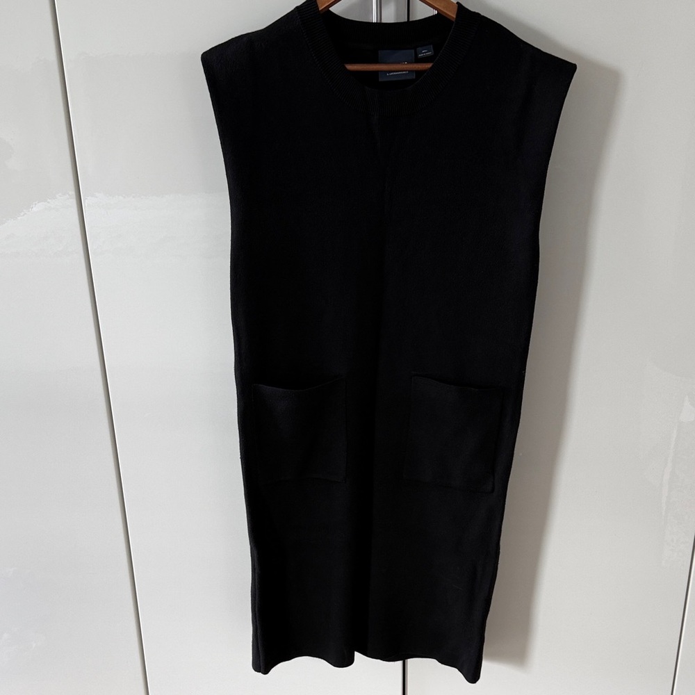 Maeve Black Sleeveless Knit Shift Dress
